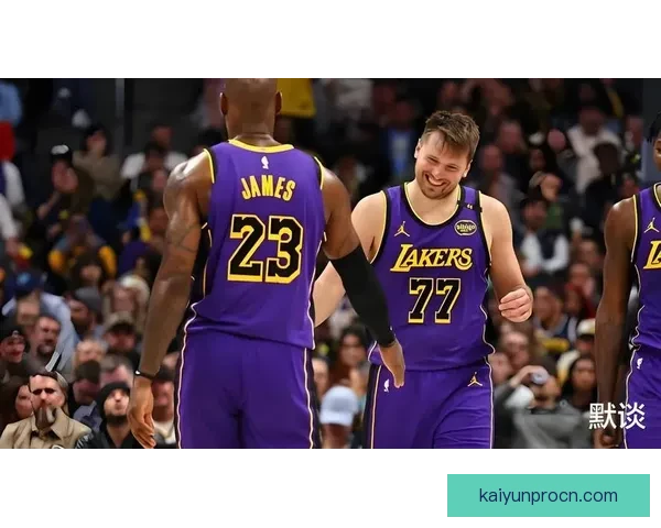 东契奇解锁生涯一万五千分里程碑跻身历史第三年轻巨星传奇新篇章 东契奇解锁生涯一万五千分里程碑跻身历史第三年轻巨星传奇新篇章